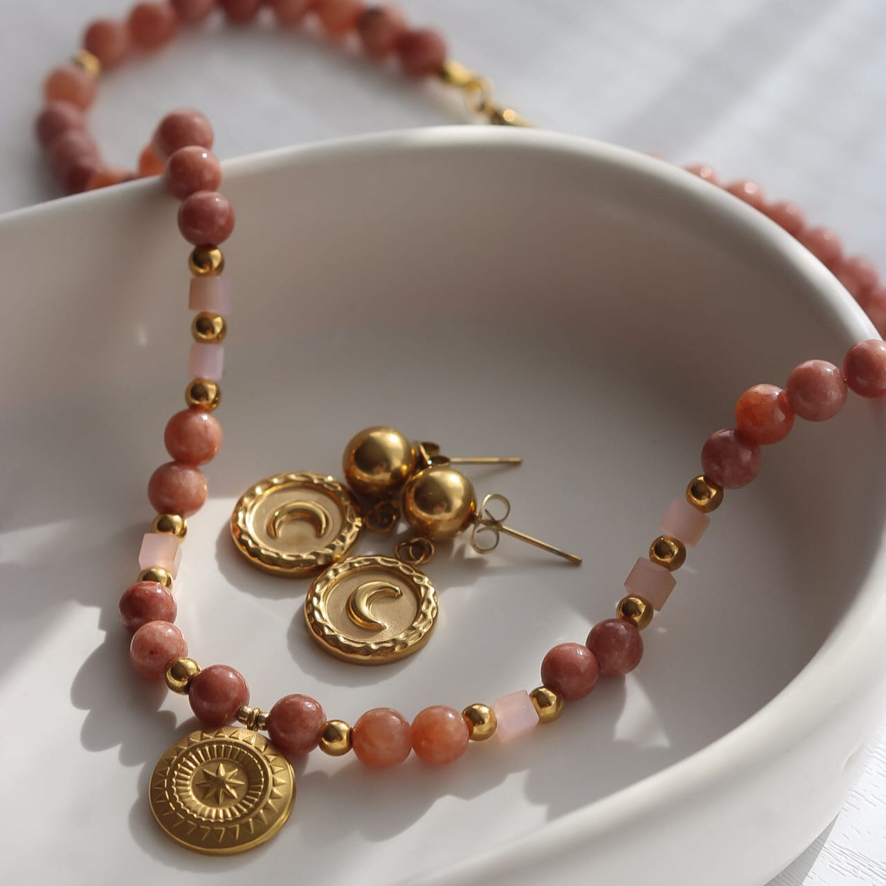 Marika Halskette, Marmor