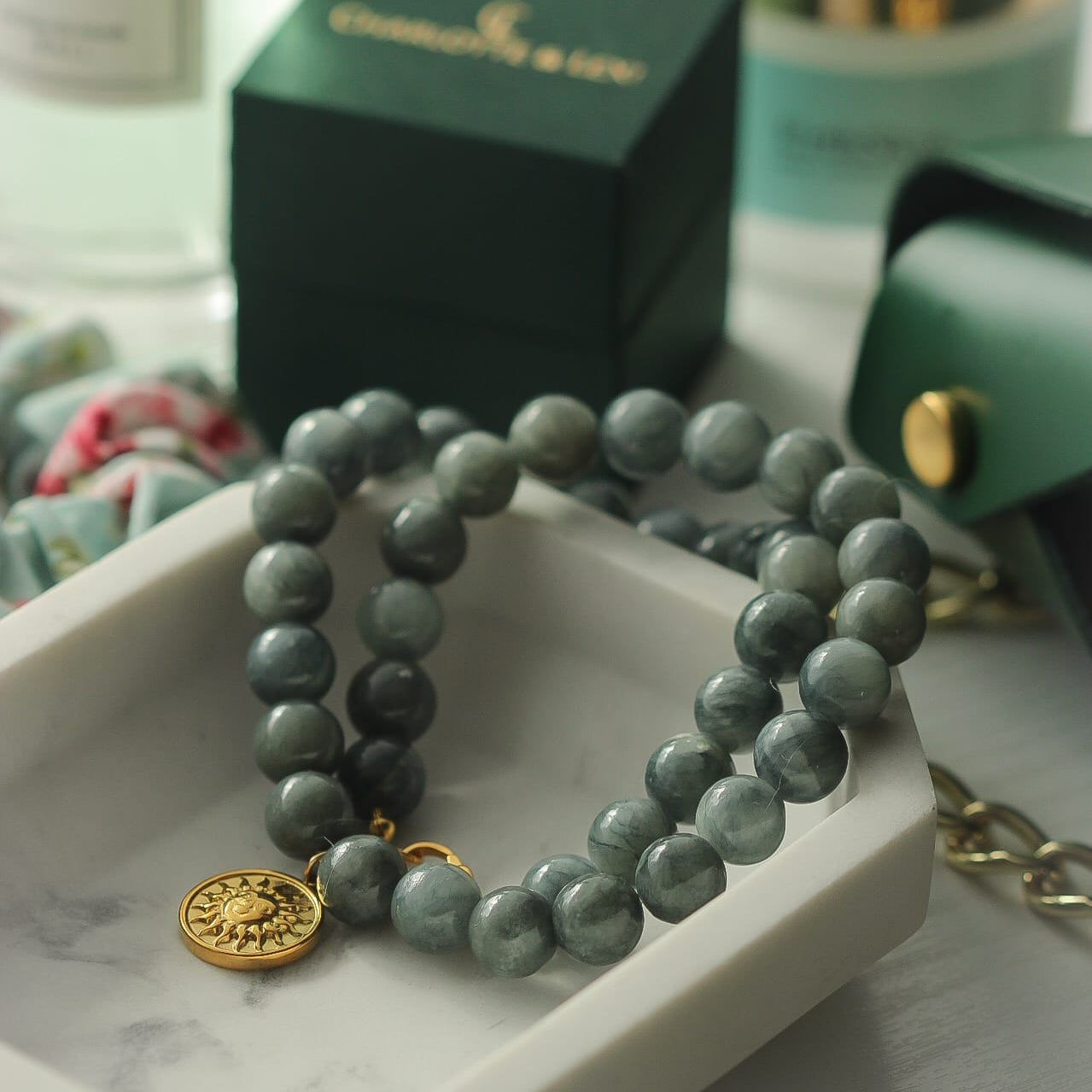 Kala Halskette, Jade grau