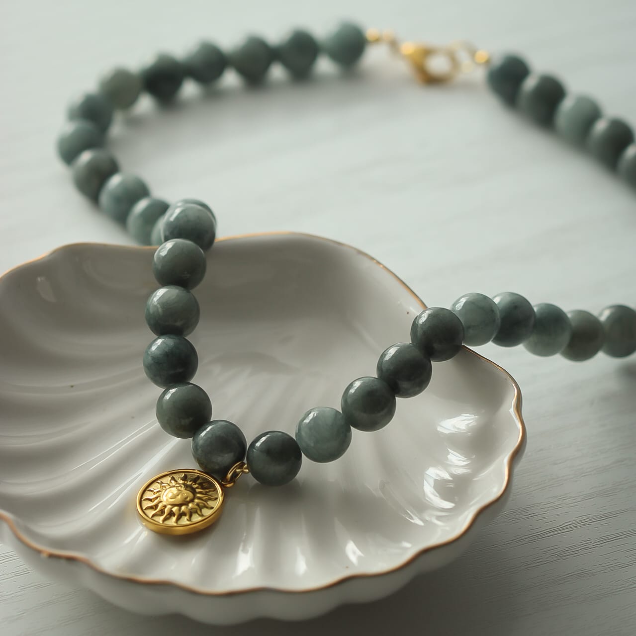 Kala Halskette, Jade grau