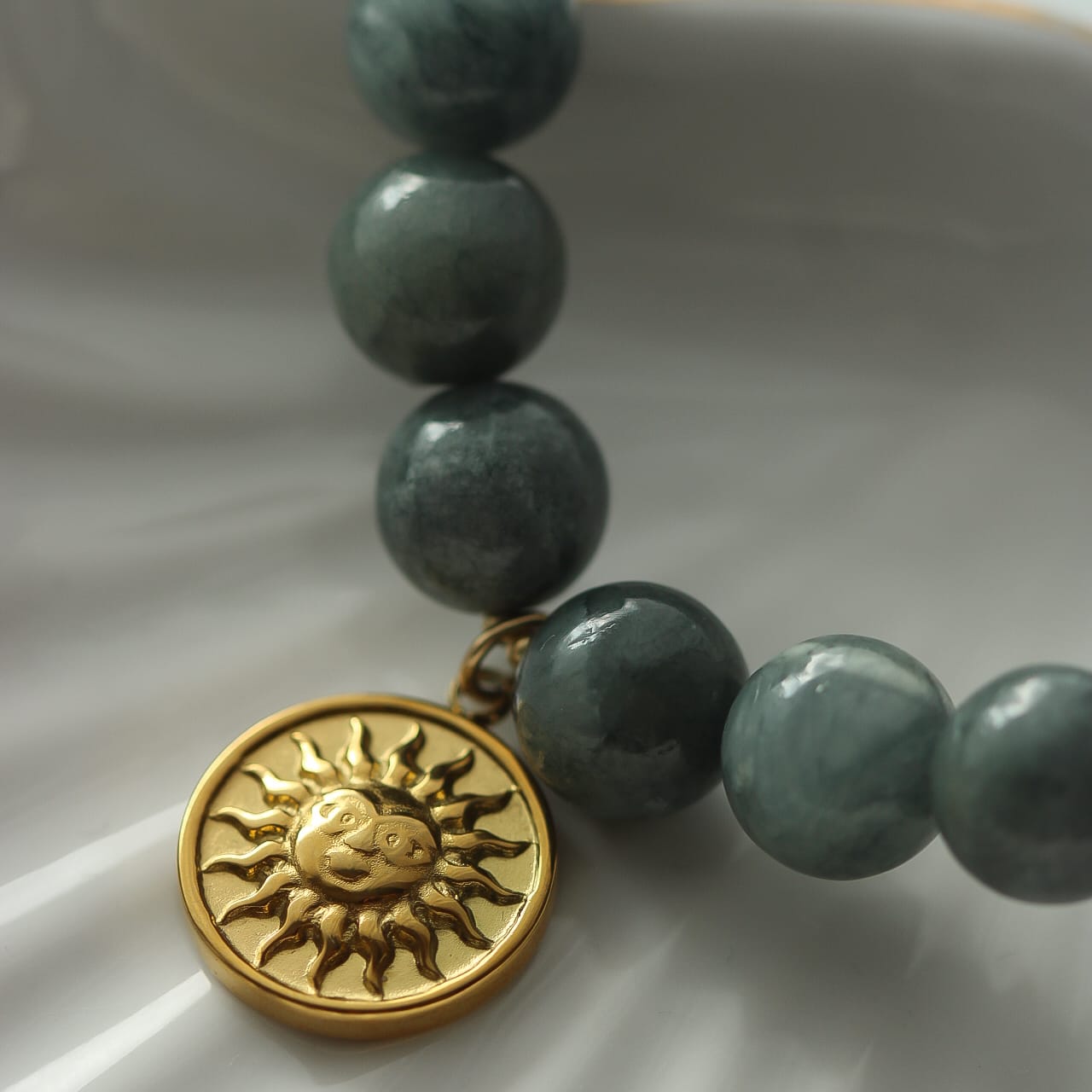 Kala Halskette, Jade grau