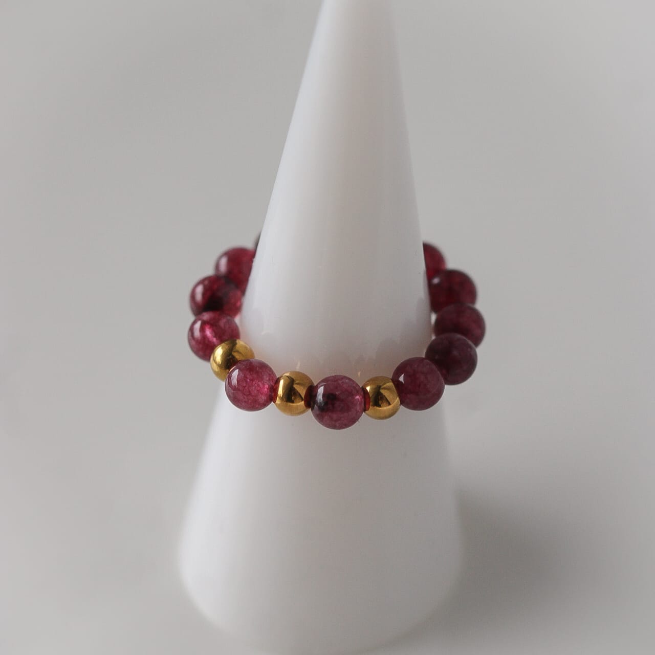 Rosalia Ring, Granat