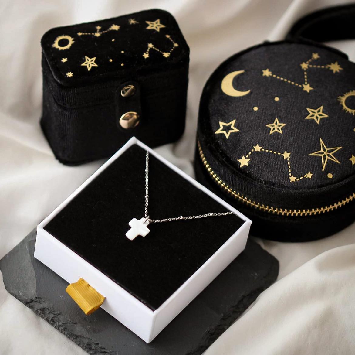 Cross Halskette mit Perlmutt Anhänger