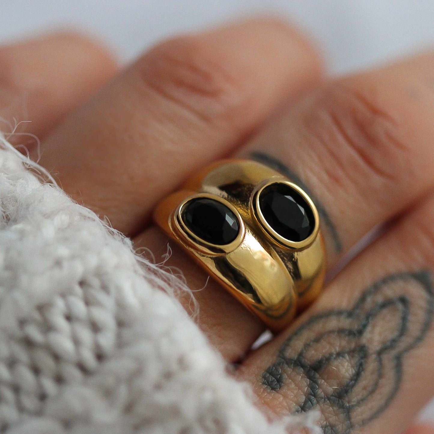 Sora Ring, vergoldeter Edelstahl.