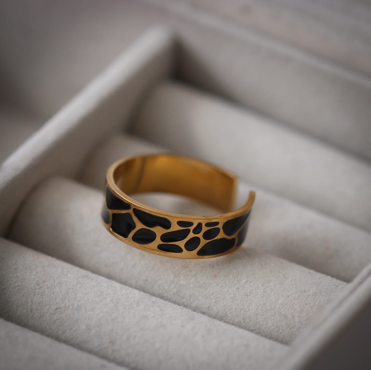 Tongo Ring, vergoldeter Edelstahl