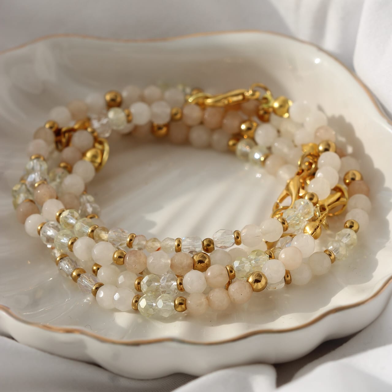 Amanda Armband, Edelsteine