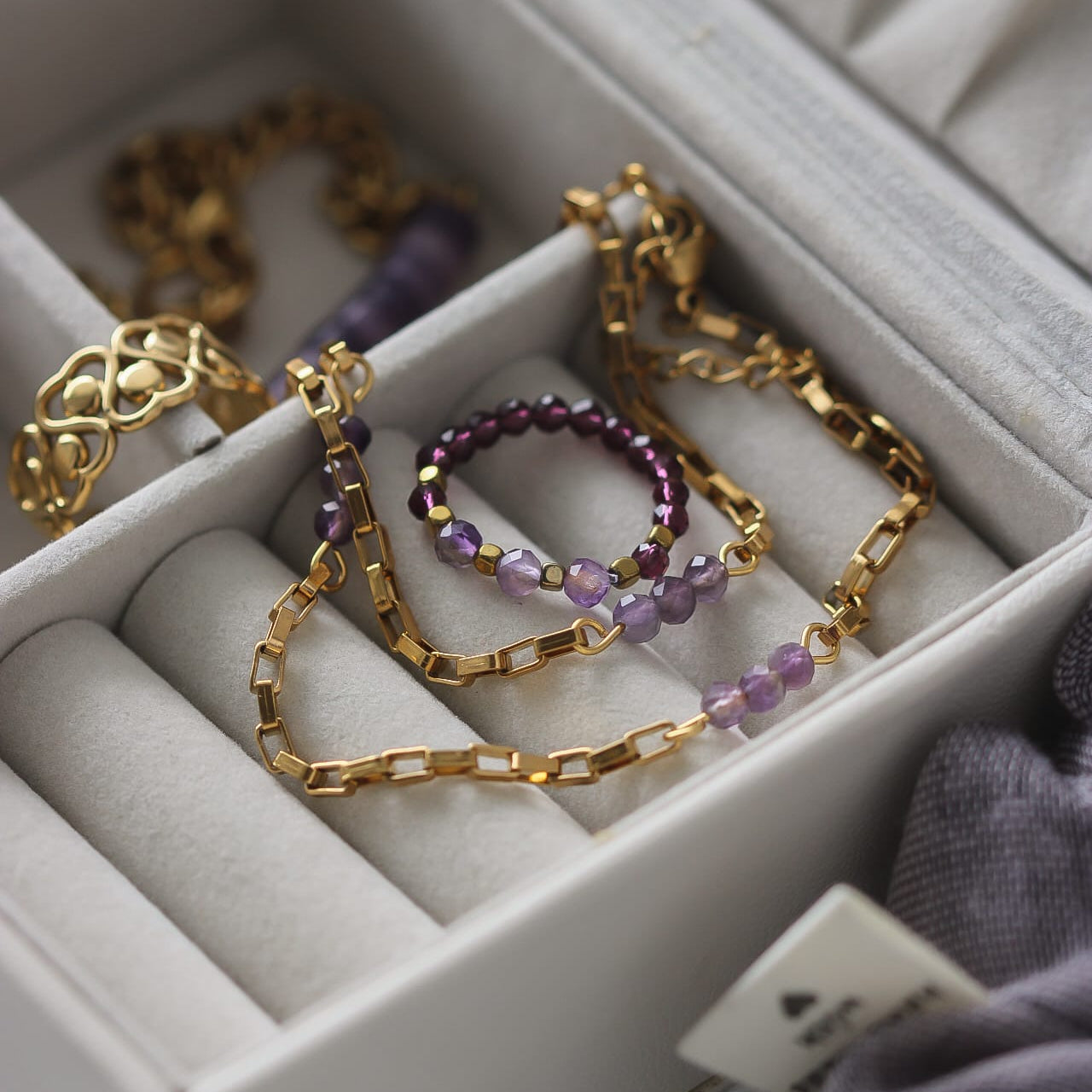 Helena Halskette, Amethyst