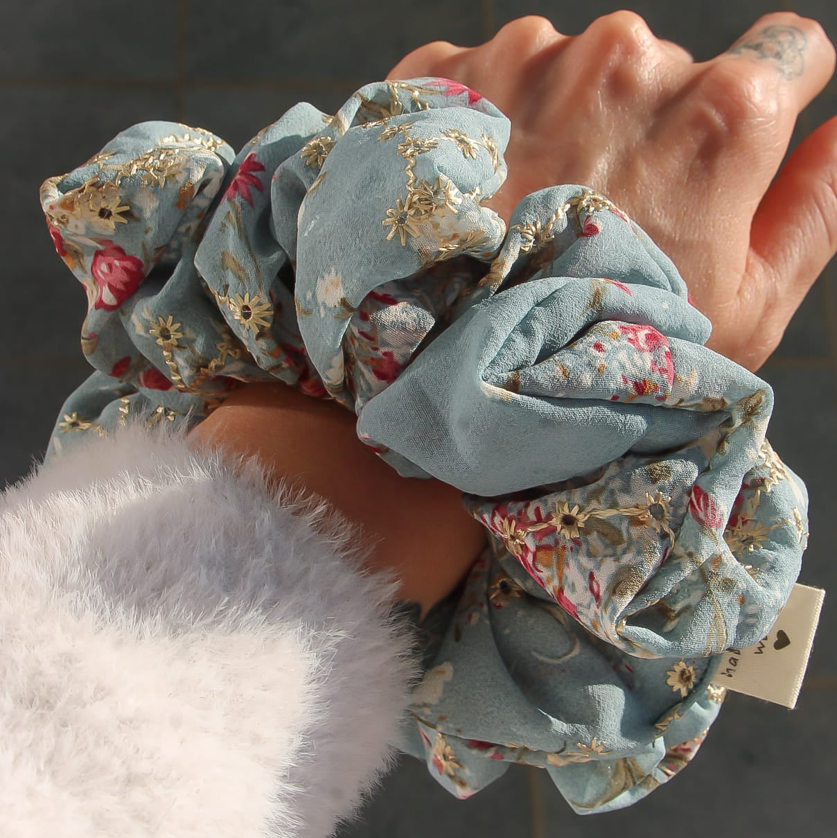 Eleonora Scrunchie