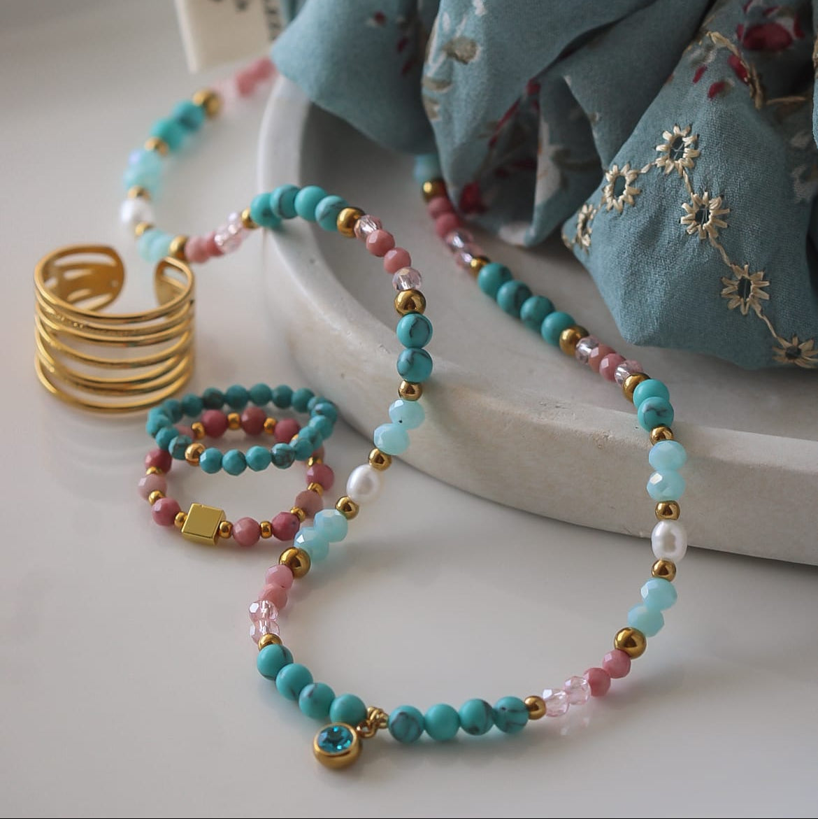 Eleni Halskette, Edelsteine