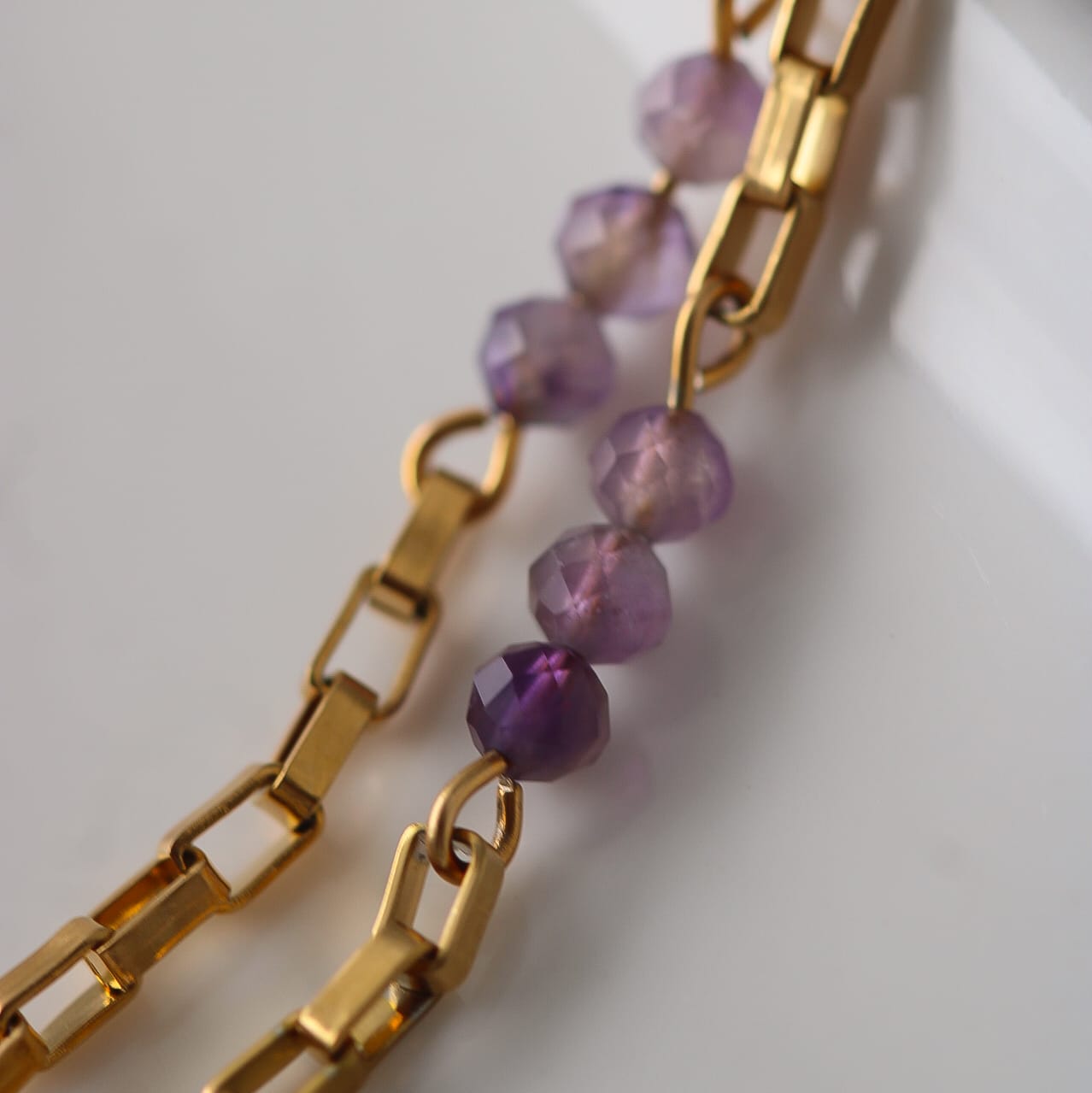 Helena Halskette, Amethyst