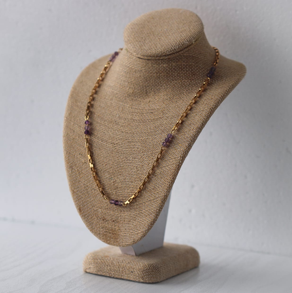 Helena Halskette, Amethyst