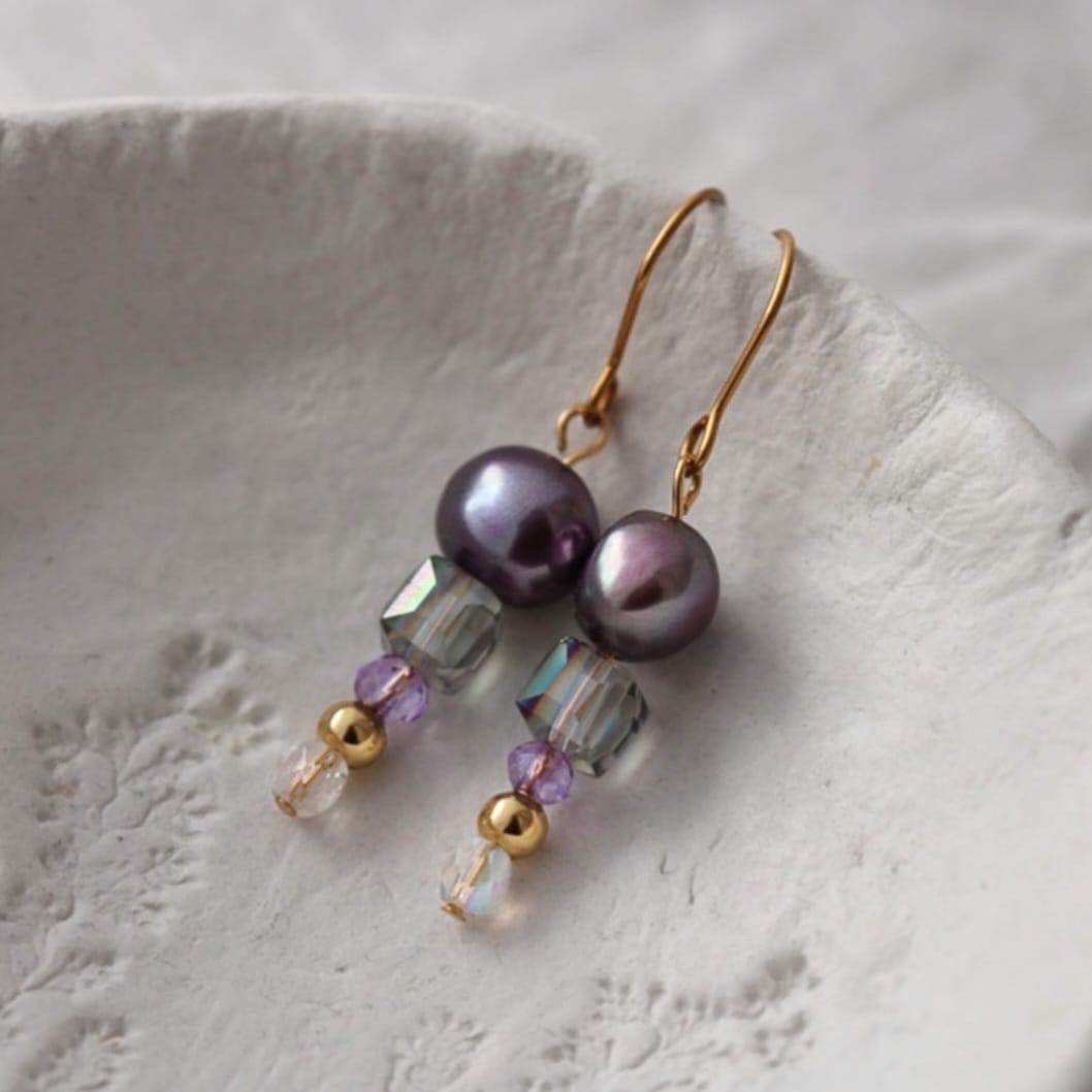 Violet Vergoldete Ohrringe mit Süßwasserperlen