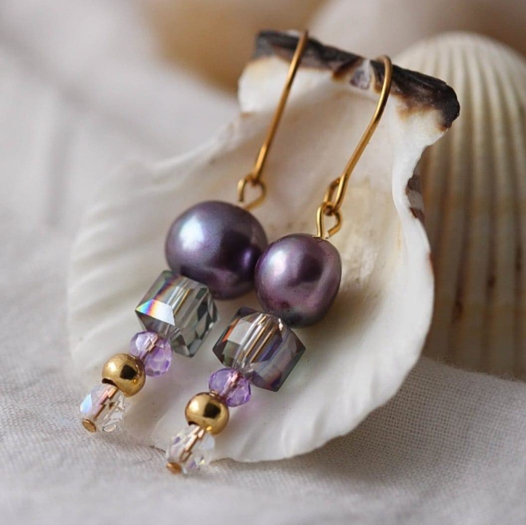 Violet Vergoldete Ohrringe mit Süßwasserperlen