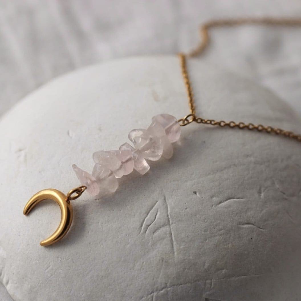 Moon Vergoldete Halskette mit Rosenquarz