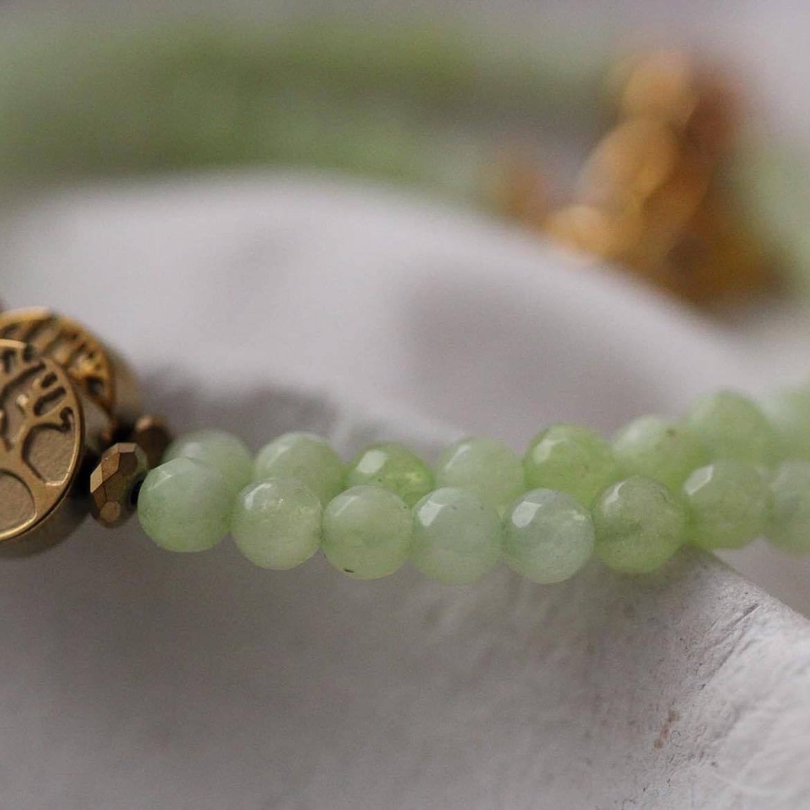 Lebensbaum Armband aus Jade und Hämatit Steinen