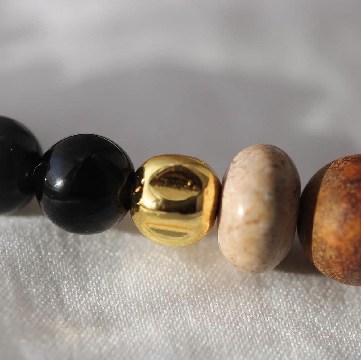 Terra Armband, Edelsteine und Holz