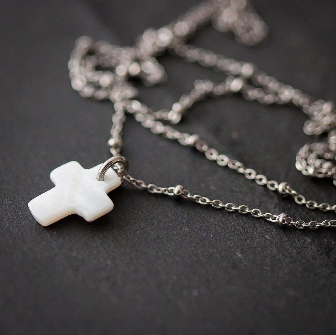 Cross Halskette mit Perlmutt Anhänger