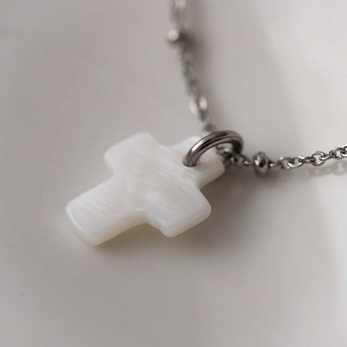 Cross Halskette mit Perlmutt Anhänger